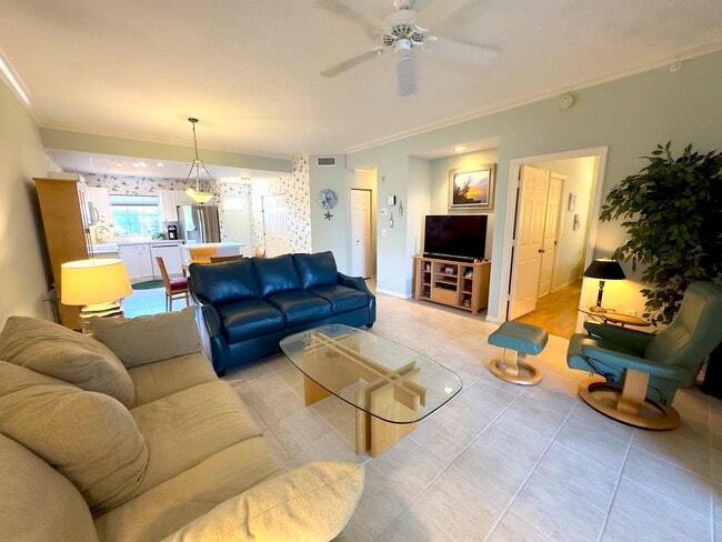 Foto del edificio - 8370 Wingate Dr