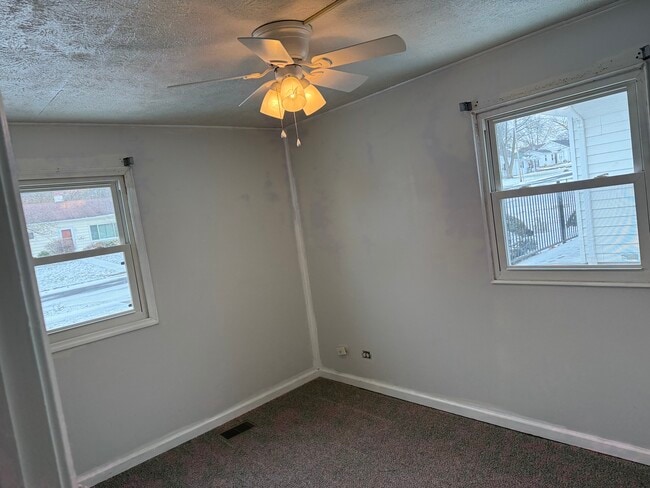 Building Photo - 1126 N State St