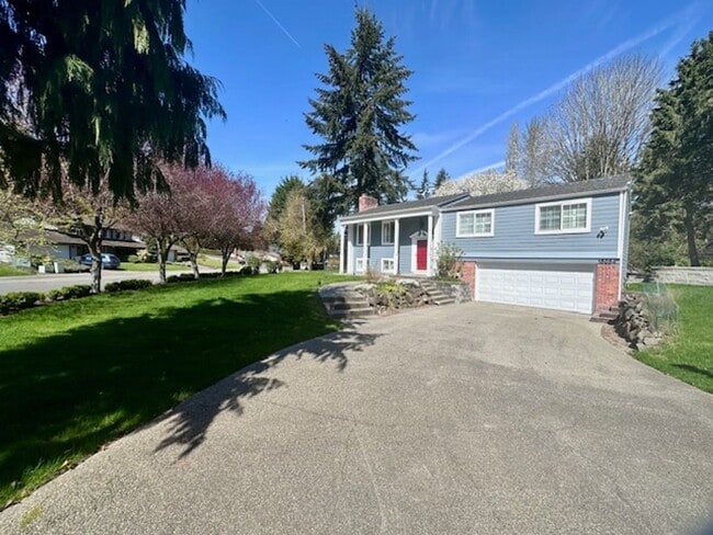 Building Photo - 15054 SE Fairwood Blvd
