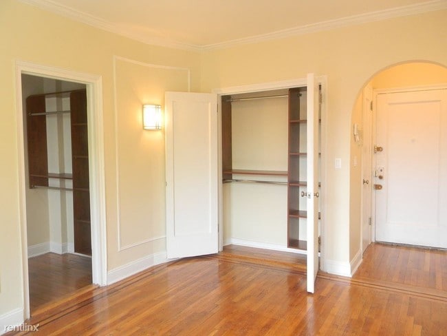 Building Photo - 1 br, 1 bath - 708 W 192nd St