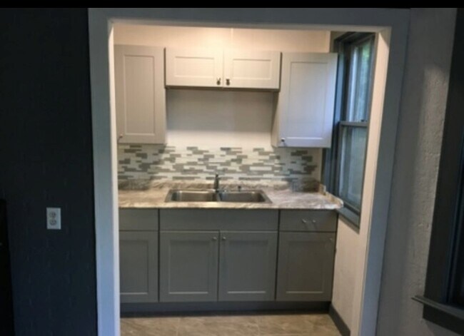 kitchen - 71 Peck St