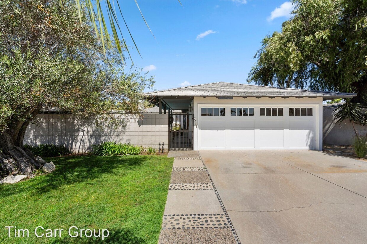Foto principal - 3 br, 3 bath House - 2013 Irvine Ave.