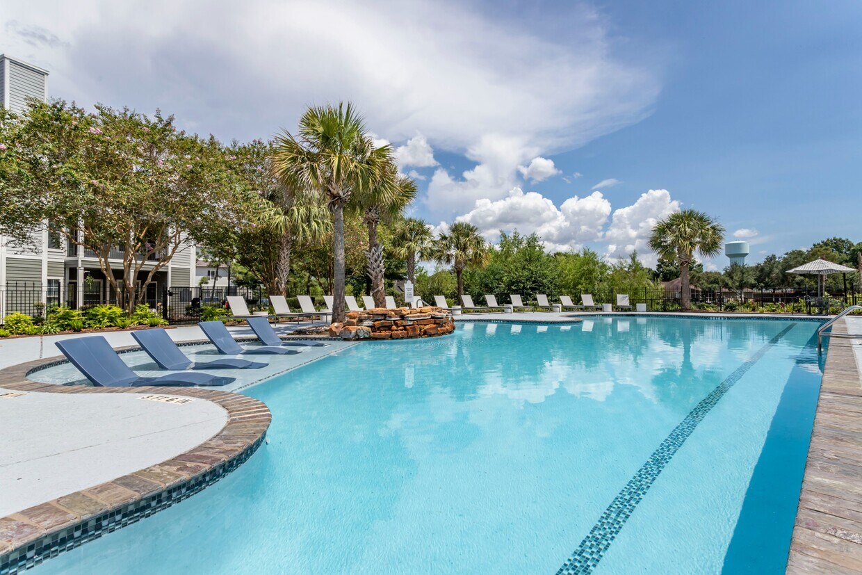Reserve by the Lake Apartments 18600 Parkview Dr Houston, TX