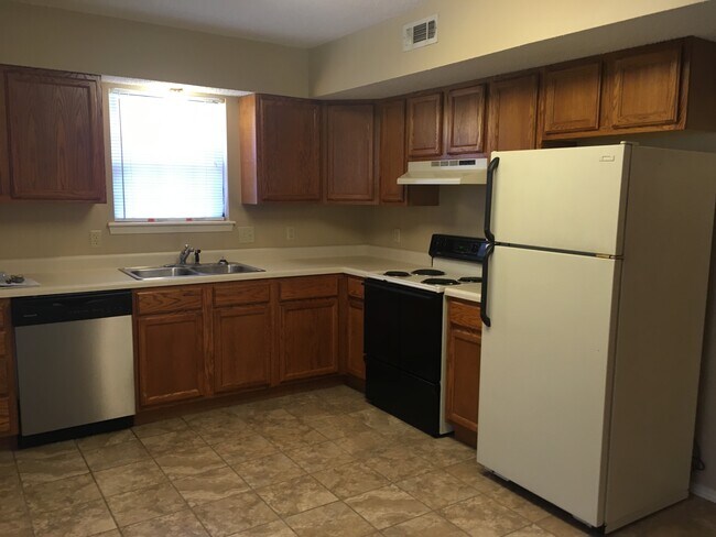 Foto del edificio - 503 Valley Dr