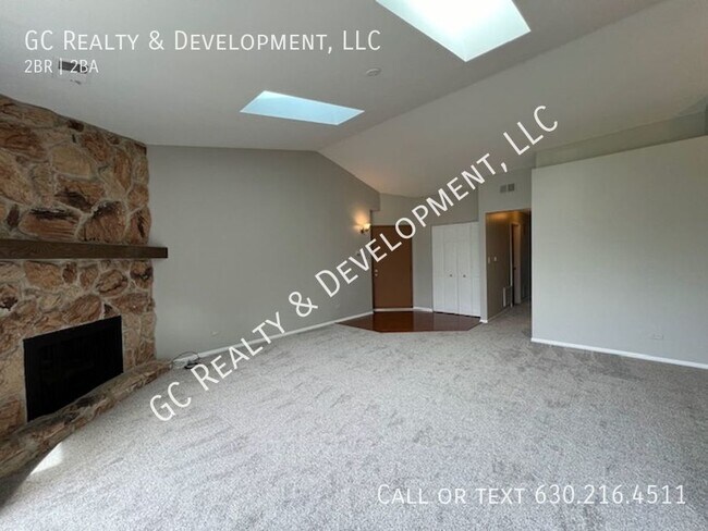 Building Photo - ***SCHAUMBURG CONDO - FULLY UPDATED / 2 BD...