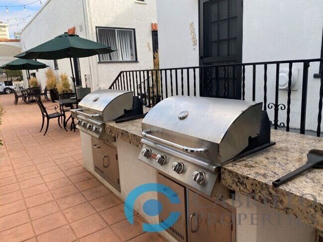 Foto del edificio - 2241 Fourth Ave