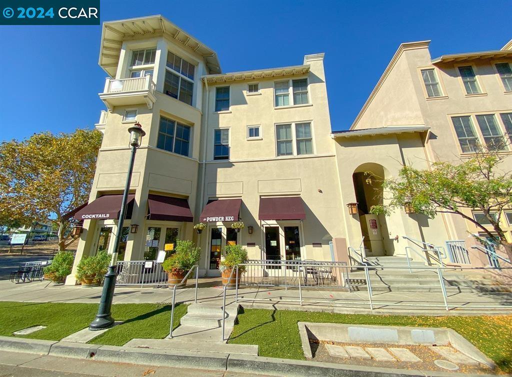 Primary Photo - 2132 Railroad Ave