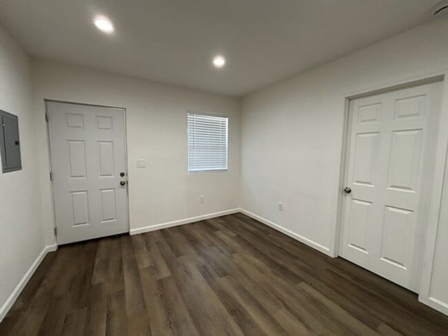 Foto del edificio - 1455 Laramie Ave