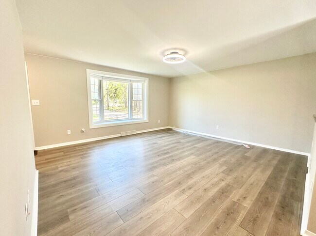 Building Photo - 1323 Genesee St