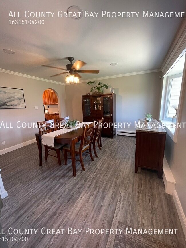 Foto del edificio - Gorgeous 5 Bedroom 3 Full Bathroom Smart H...