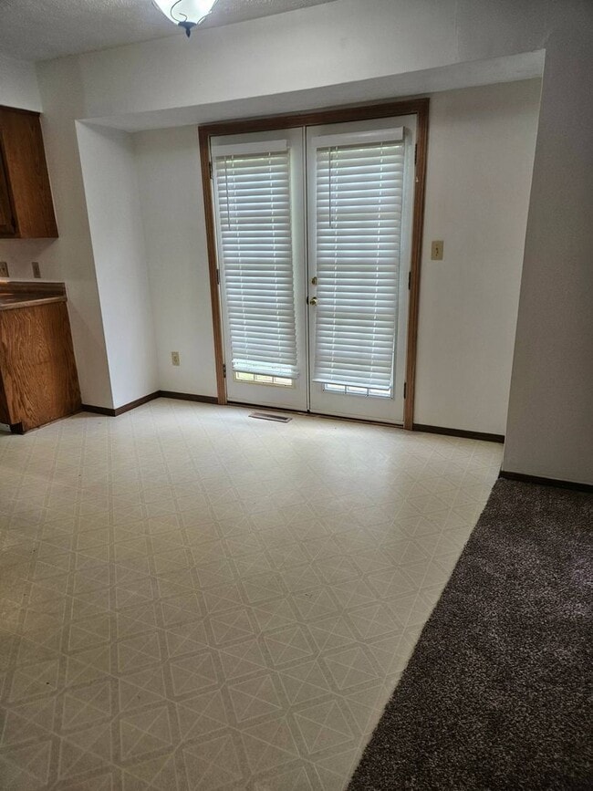 Foto del edificio - 607/609 W. Edgewood