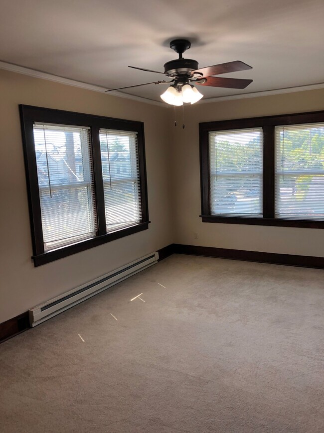 Foto del edificio - 1 Bedroom SW Portland / Large Backyard / E...