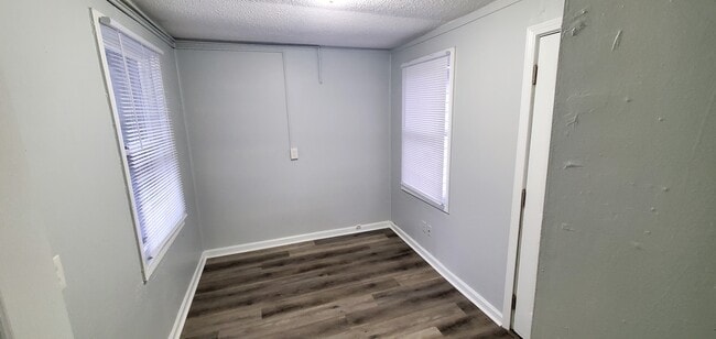 Building Photo - 301 Herschel St