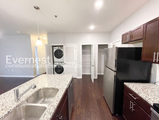 Building Photo - 1118 Litton Ave