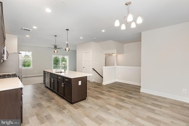 Building Photo - 606 Snapdragon Ct
