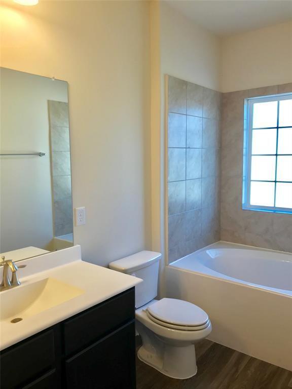 Building Photo - 2222 Bermuda Palms Dr