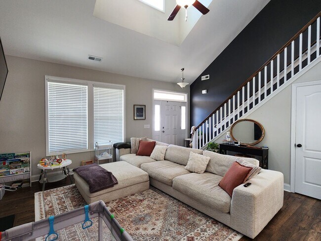 Foto del edificio - Stunning 4-bedroom, 2.5-bath in Lexington ...