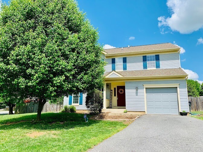 HUGE HOME IN STAFFORD! CLOSE TO QUANTICO - HUGE HOME IN STAFFORD!  CLOSE TO QUANTICO