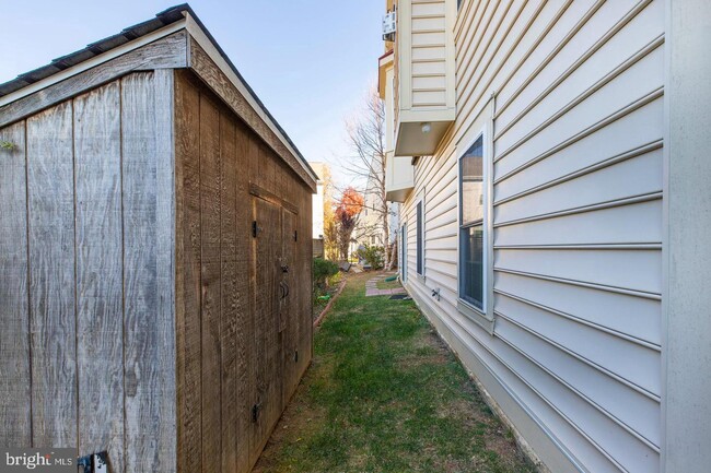 Building Photo - 7145 Degroff Ct