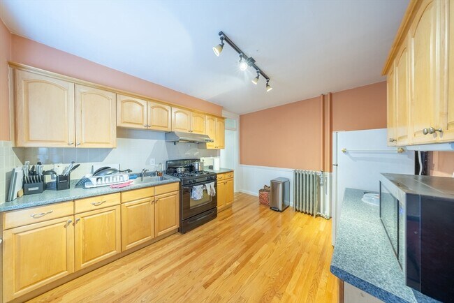 Foto del edificio - 99 Glenville Ave