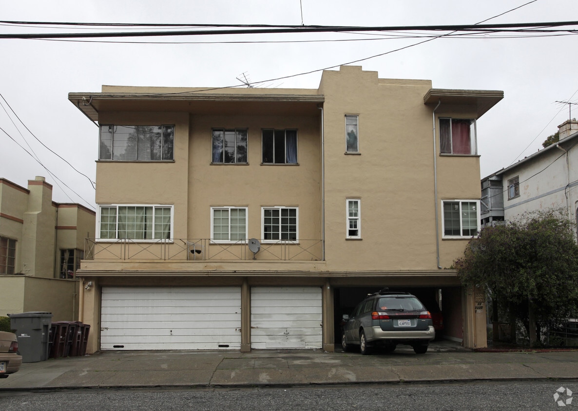 Building Photo - 2331-2339 Ivy Dr