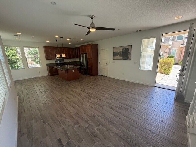 Foto del edificio - 3 bedroom | 2.5 bathroom | McKinley Village Single Family Home