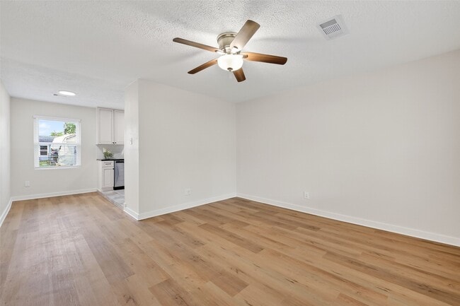 Foto del edificio - 3808 Sherbrook Rd