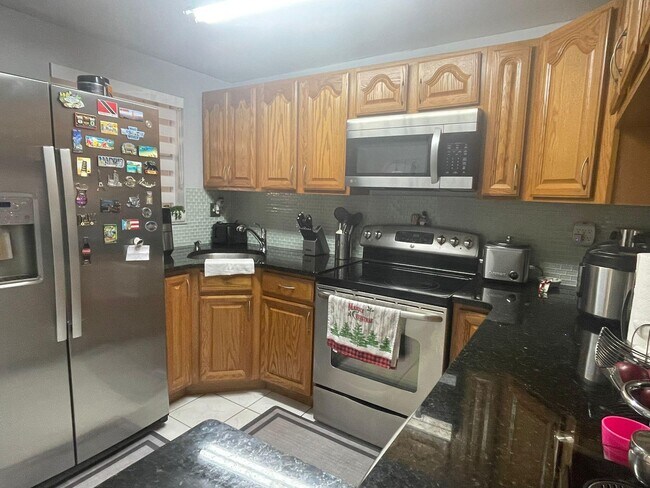 Foto del edificio - 4366 W 11th Ct