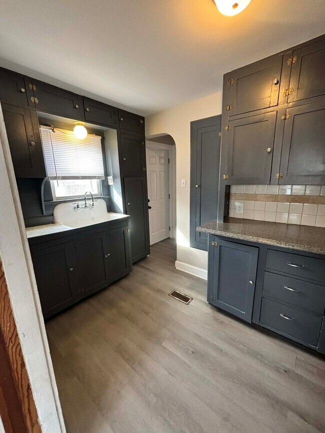 Foto del edificio - 1845 S Ida St