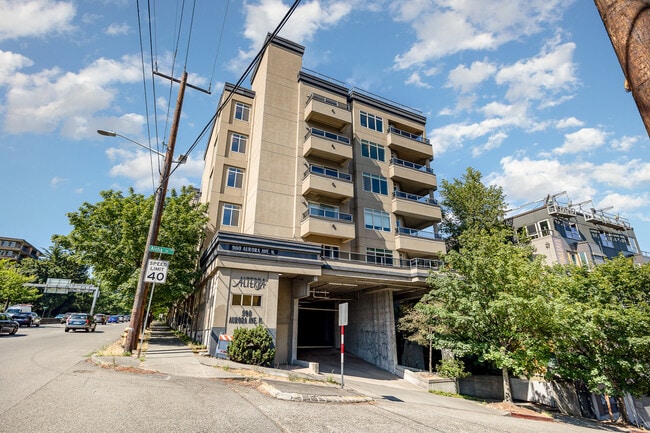 Building Photo - 900 Aurora Ave N