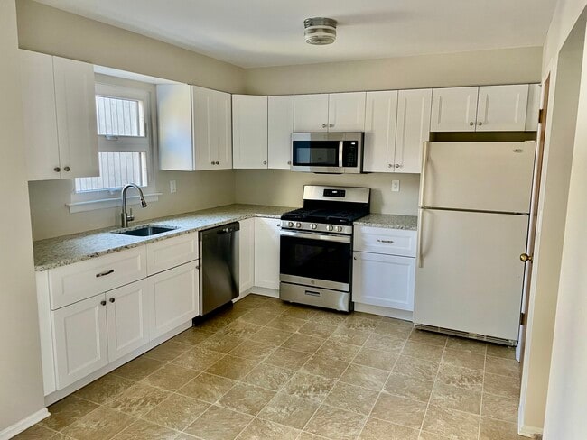 Building Photo - 38 Park St