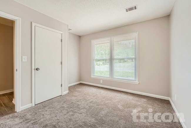 Building Photo - 5313 Larewood Dr