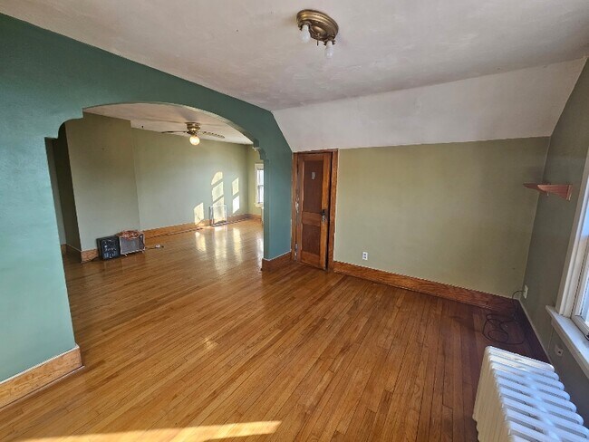 Building Photo - 7424 Franklin Ave