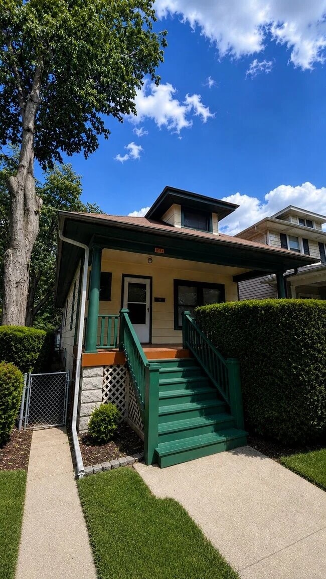 Foto del edificio - 1014 Gunderson Ave
