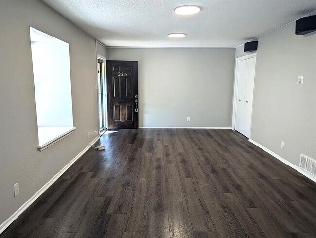 Building Photo - 7801 Shoal Creek Blvd