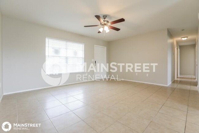 Building Photo - 3850 Pan American Blvd, North Port, FL 34287