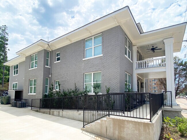 Photo - Laney Apartment