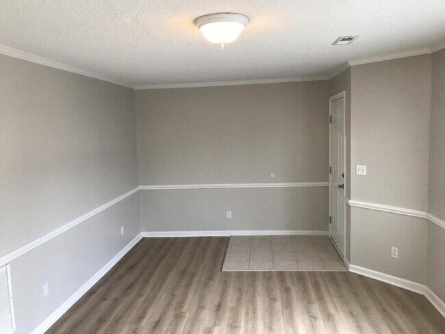 Building Photo - 3818 Sterling Pointe Dr UNIT J3