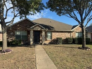 Building Photo - 108 Hollow Tree Dr