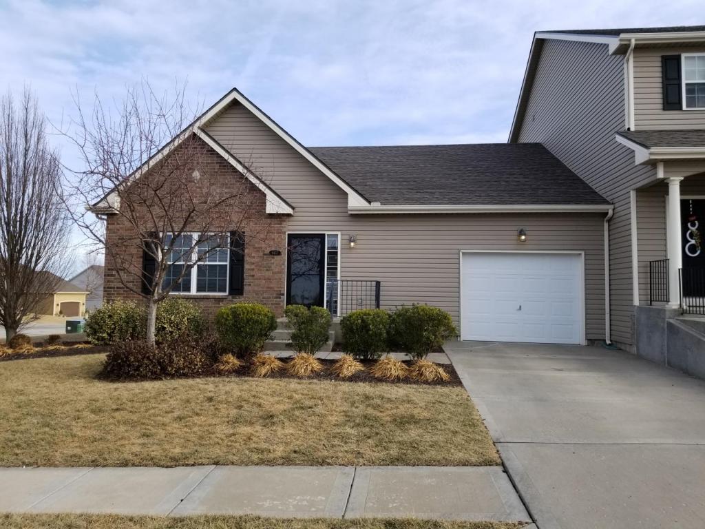 Foto principal - 9437 N. Amoret Ave.