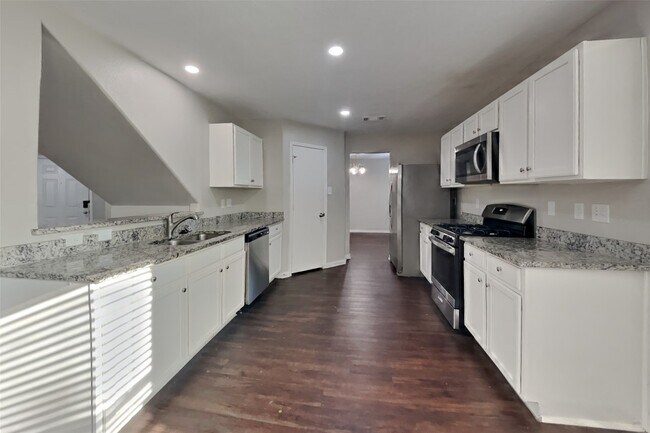 Foto del edificio - 29102 Fox Fountain Ln