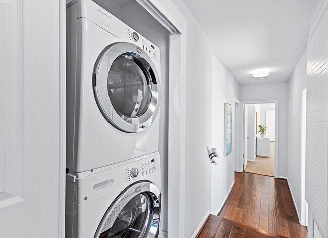 Building Photo - 2Bed 2.5Bath Stillness condo available
