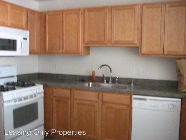 Building Photo - 420 57th St