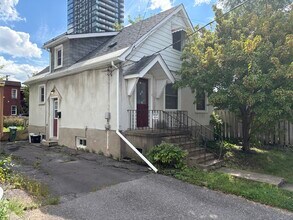 Building Photo - 76 Pamilla St
