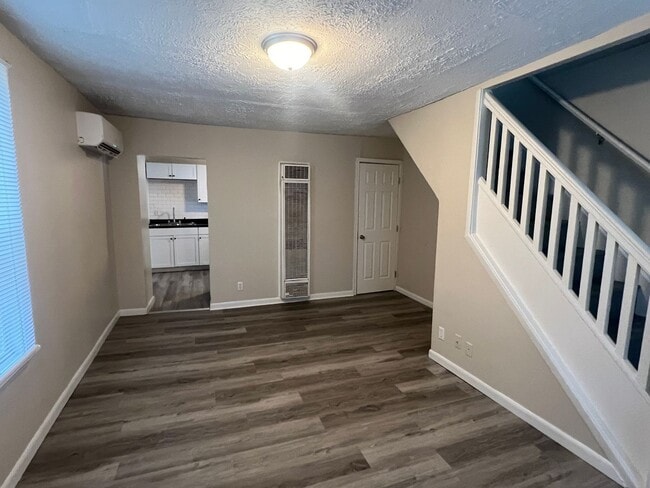 Building Photo - Beautiful Single Family Home for Rent 2/1