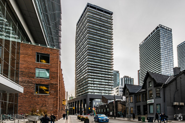 Building Photo - 117 Peter St