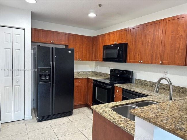 Building Photo - 8900 NW 107th Ct