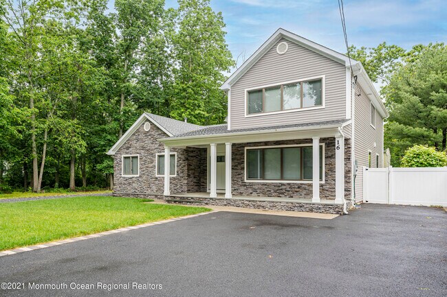 Foto del edificio - 16 Cypress Ave