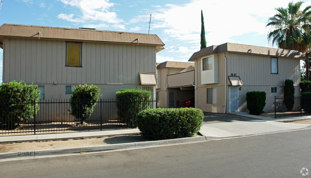 Foto del edificio - 3087 E Simpson Ave
