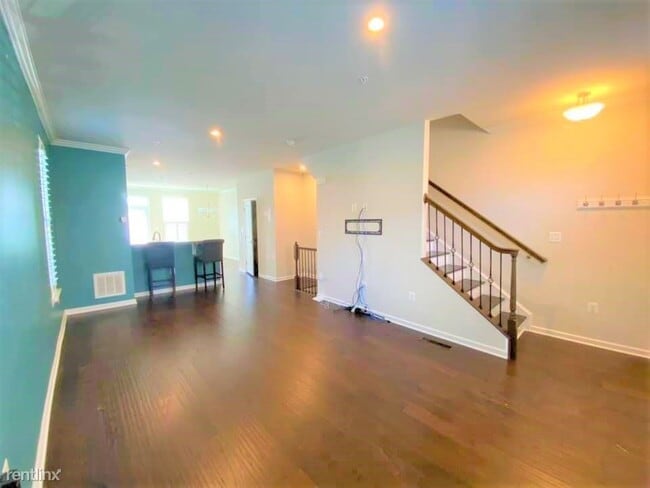 Building Photo - 3 br, 3.5 bath Townhome - 1239 Trenton Pl SE